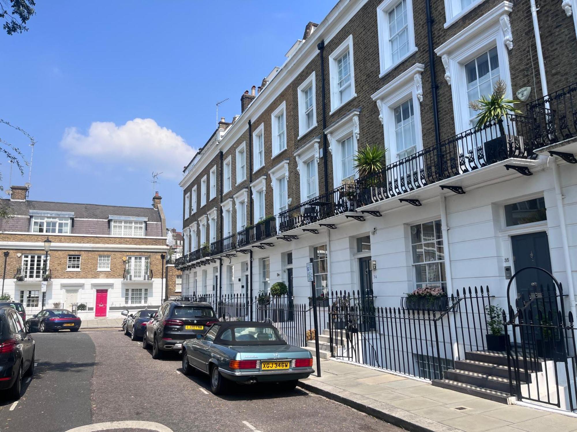 Luxury 4 Bedrooms 5 Baths 2 Receptions Family House With Garden Chelsea * Londra