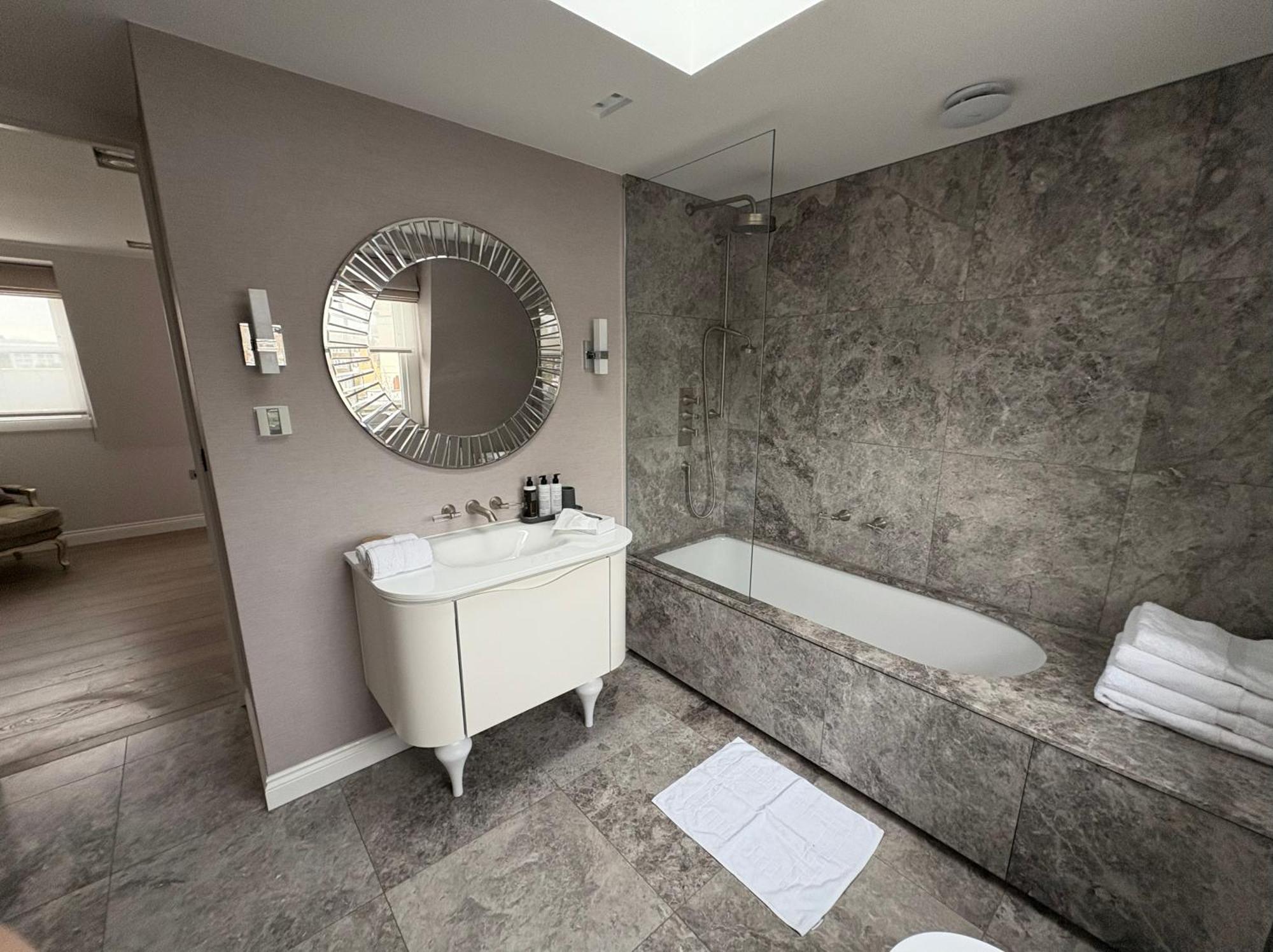 Luxury 4 Bedrooms 5 Baths 2 Receptions Family House With Garden Chelsea Londra